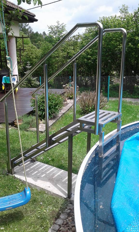 schody ze stali nierdzewnej do basenu
